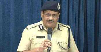 পশ্চিমবঙ্গে পাকিস্তানের পতাকা বেচাকেনায় কড়া নজরদারির নির্দেশ