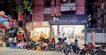 ৭টার পরও খোলা অনেক দোকানপাট, শপিংমল বন্ধ