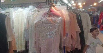 শেষ মুহূর্তে পাকিস্তানি ড্রেসের ‘ঝাঁজ’ কমলেও শিশুদের পোশাকে চড়া দাম