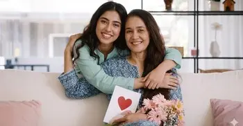 মা দিবসে দামি উপহার দিয়ে নয়, মাকে খুশি করবেন যেভাবে