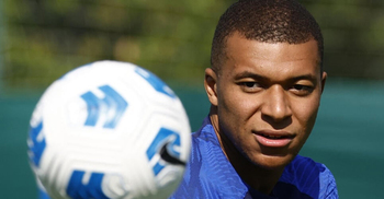 Mbappe reinstated into PSG first team squad