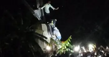 প্রেমিকাকে ফিরে পেতে ৪৬০ ফুট উঁচু টাওয়ারে উঠে লাফিয়ে পড়ার হুমকি