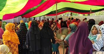 মেহেরপুরে মাইক্রোবাস-ট্রাক সংঘর্ষে নিহত ৩