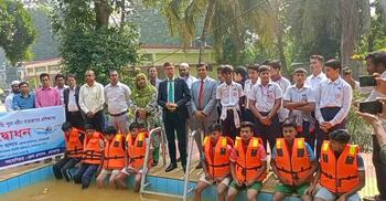 মেহেরপুরে সুইমিংপুল-সাঁতার প্রশিক্ষণ কার্যক্রমের উদ্বোধন