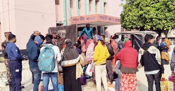 মেহেরপুরে ৩০ বাংলাদেশিকে পুশ ইন করলো বিএসএফ