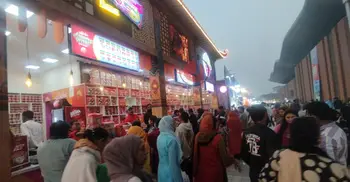 মি. নুডলসে বিভিন্ন অফার, প্যাভিলিয়নে উপচেপড়া ভিড়