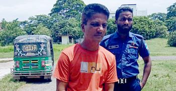 চোরাই মোটরসাইকেলসহ ইউপি মেম্বার আটক