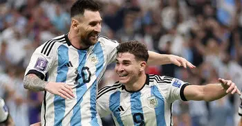 মেসির পাশে আলভারেজ: বিশ্বকাপে আর্জেন্টিনার নতুন সমীকরণ