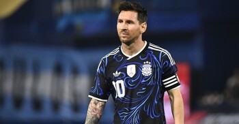 জাম্বিয়ার বিপক্ষে শুরু থেকেই খেলবেন মেসি: স্কালোনি