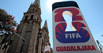 বিশ্বকাপ আয়োজন করতে পারবে মেক্সিকো? খতিয়ে দেখতে যাচ্ছে ফিফা