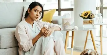 ভালো মেয়ে হওয়ার চাপ কীভাবে নারীদের শরীর ও মনের উপর প্রভাব ফেলে