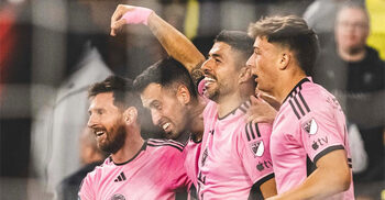 দুই গোলে পিছিয়ে পড়া মিয়ামিকে বাঁচালেন মেসি-সুয়ারেজ