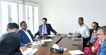 সোমবার থেকে ইংলিশ মিডিয়াম স্কুলে ছুটি