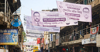 নির্বাচনের ১৩ দিন পরও মিরসরাইয়ে ঝুলছে প্রার্থীদের পোস্টার-ব্যানার