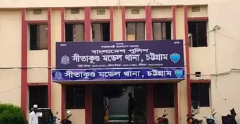 যুবক খুন: জানাজা শেষে অভিযুক্তকে খুঁজে বের করে পিটিয়ে হত্যা