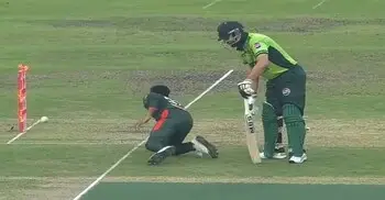 মিরাজের বুদ্ধিতে রানআউট, ক্ষোভে হেলমেট ছুড়লেন সালমান আগা