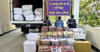 সীতাকুণ্ডে ৯ কোটি টাকার ভারতীয় বস্ত্র ও বিদেশি সিগারেট