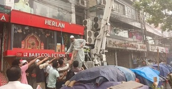 Fire breaks out at Mirpur commercial building