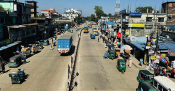 ঢাকা-চট্টগ্রাম মহাসড়কে দূরপাল্লার বাস কম