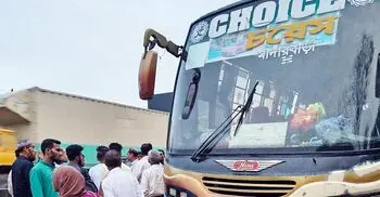 চলন্ত অবস্থায় তেল শেষ, পথিমধ্যে আটকে গেল যাত্রীবাহী বাস