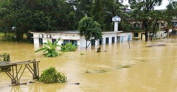 বন্যাকবলিত এলাকার গ্রাহকদের কিস্তি মওকুফ করলো দুই ব্যাংক