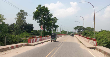 দেওহাটা-চড়পাড়া সড়কের ২৩৪ বাতির ১৬২টিই জ্বলে না