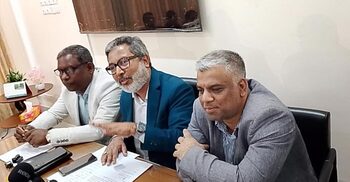 শিক্ষককে ভুয়া স্লোগান, শিবিরের মব আখ্যা ছাত্রদলের