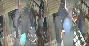 মোহাম্মদপুরে দোকান থেকে ৭০ ভরি সোনা, ৬০০ ভরি রুপা লুট