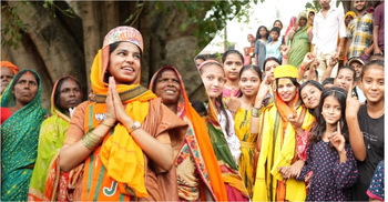 মাত্র ২৫ বছর বয়সেই বিধায়ক হলেন কে এই গায়িকা