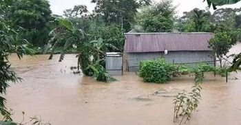 পাহাড়ি ঢলে মৌলভীবাজারে দুই লক্ষাধিক মানুষ পানিবন্দি