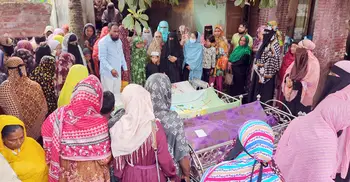 মোংলায় এক উঠানে ৯ মরদেহ, শোকের মাতম