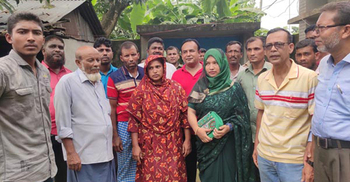ছেলে-নাতি মিলে করেন বাড়ি ছাড়া, বৃদ্ধকে ঘরে তুলে দিলেন ইউএনও
