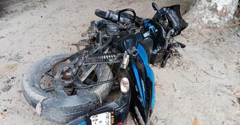 ওভারটেক করতে গিয়ে লাশ হলেন মোটরসাইকেল আরোহী