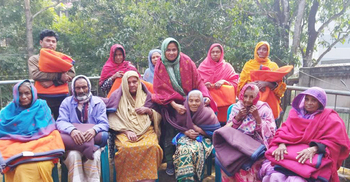 চারঘাট-বাঘায় শাহরিয়ার আলম এমপির কম্বল বিতরণ