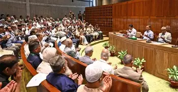 তেলের কৃত্রিম সংকট ঠেকাতে এমপিদের খোঁজখবর রাখার নির্দেশ