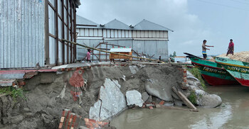 ‘বাঁধ থাকলে বাপ-দাদার ব্যবসা প্রতিষ্ঠান হারাতে হতো না’