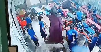 শ্রেণিকক্ষে সিলিং ফ্যান ছিঁড়ে দুই শিক্ষার্থী আহত