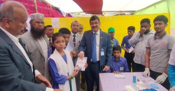 হেলথকার্ড পাচ্ছেন মুন্সিগঞ্জের শিক্ষার্থীরা
