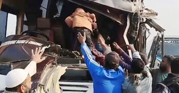 এক্সপ্রেসওয়েতে তিন গাড়ির সংঘর্ষে আহত ১২