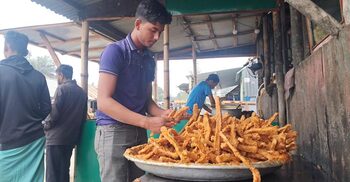 অষ্টগ্রামের জনপ্রিয় মিষ্টান্ন ‘মুরালি’