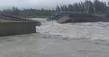 Musapur regulator breaches, panic in Noakhali