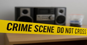 ক্রাশের স্বামীকে হত্যা করতে মিউজিক সিস্টেমে বোমা ভরে ডেলিভারি