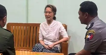 অং সান সুচি ৫ বছর পর কারামুক্ত, থাকবেন গৃহবন্দি