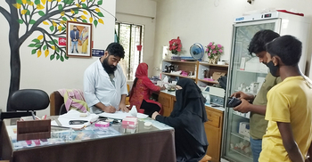 বৈকালিক চিকিৎসায় সাড়া মিলেছে আড়াইহাজার স্বাস্থ্য কমপ্লেক্সে