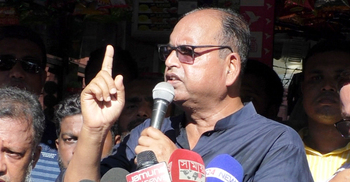 সরকারের মাথা গরম হয়ে গেছে: দুদু