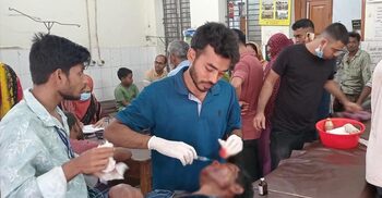 আধিপত্য বিস্তার নিয়ে দুই গ্রুপের সংঘর্ষ, আহত ২০