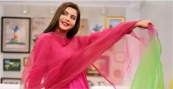 যে কারণে প্রকাশ্যে ক্ষমা চাইলেন পাকিস্তানি অভিনেত্রী নাদিয়া