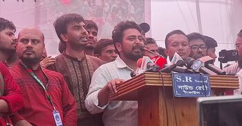 একজনকে ৫৪ বছর ধরে পূজা করা হয়েছে: জাতির পিতা ইস্যুতে নাহিদ ইসলাম