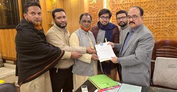 মনোনয়নপত্র জমা দিলেন নাহিদ ইসলাম