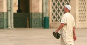 যে সময় ও অবস্থায় নামাজ আদায় মাকরুহ